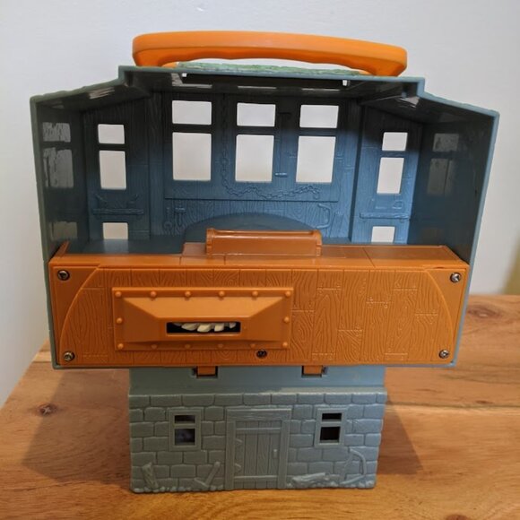 Thomas & Friends Sodor Timber Company Sawmill Learning Curve Take N Play 2004 - Picture 3 of 4